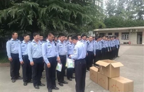 甲方單位領導高溫慰問項目隊員